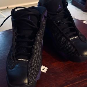 Jordan men basketball shoes size 11.5 like new without box. Very cool shoes